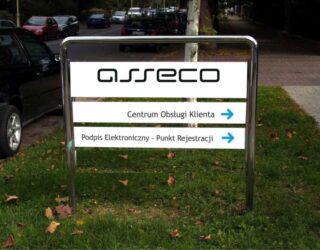 Tablice informacyjne Agencja reklamowa Next Reklama Asseco