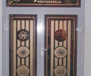 Oklejanie szyb i witryn