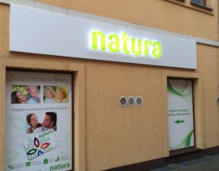 Oklejanie szyb i witryn