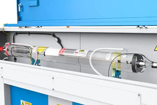 MOCNA TUBA LASEROWA CO2